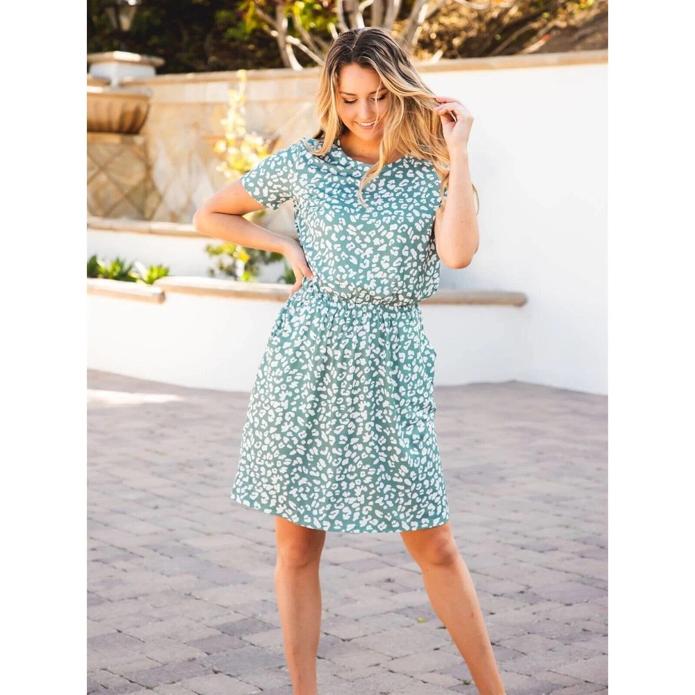 Tickled Teal Roxanne Dress Medium Cheetah Leopard Elastic Waist Short Sleeve